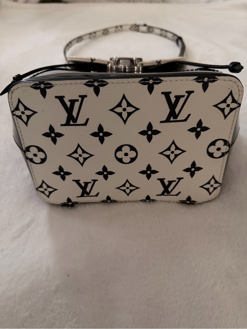 Louis Vuitton Black & White Monogram Vernis Hot Springs Backpack - Picture 7 of 12